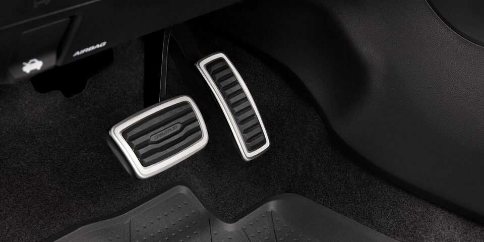 Cubiertas de pedal deportiva para tu SUV Chevrolet Trax 2025, deportiva y urbana
