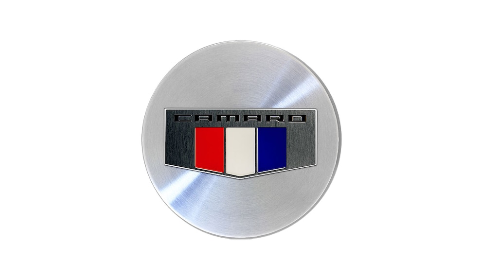 Centro de rin con emblema Camaro 2024, auto deportivo Chevrolet