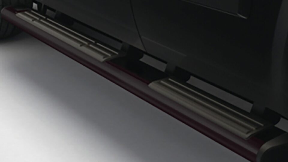 Estribos moldeados extendidos en negro Chevrolet Express Van 2025